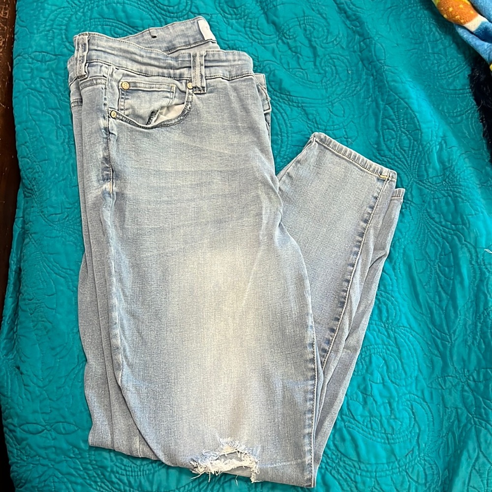 Celebrity Pink Mid rise skinny Jean